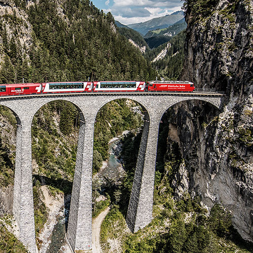 Reisen zug Schweizer Alpen glacier express